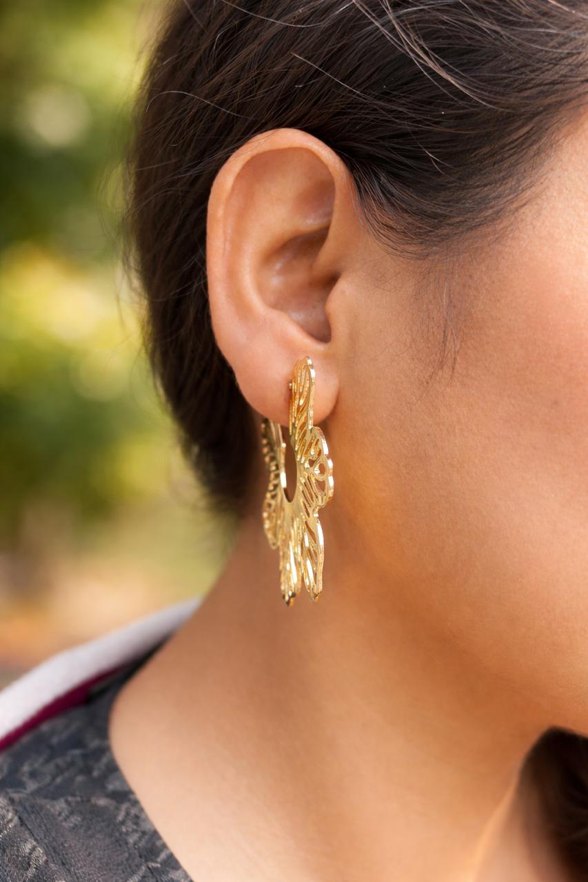 Color: Gold