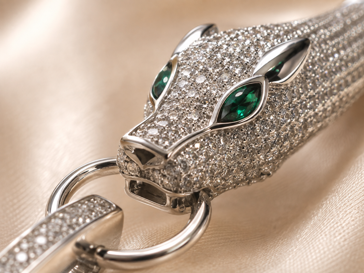 Green-eye panther bracelet for women with an elegant silver-tone finish, sparkling pavé details and a bold animal-inspired design