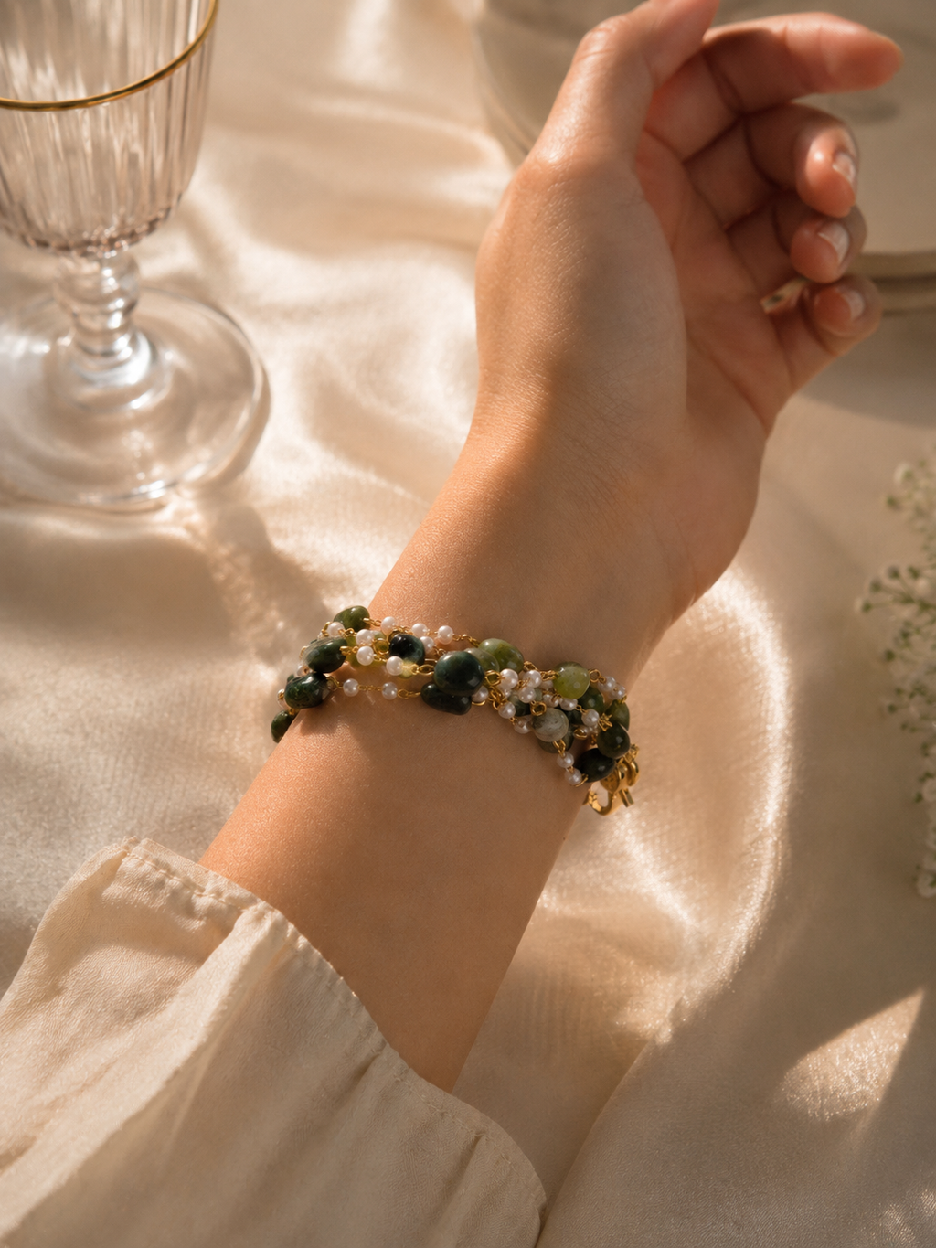 Natural stone and pearl bracelet designed as comfort jewellery with earthy green stones, delicate pearls and lightweight layered detailing